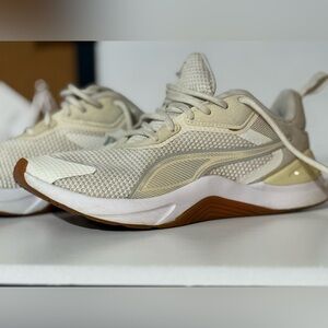 Puma  Athletic Sneakers